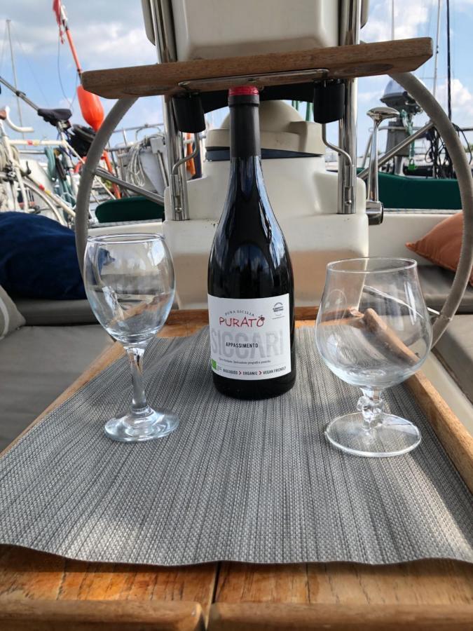 Stay Only Or Sailaway With Friends And Family Have More Fun Medemblik Zewnętrze zdjęcie